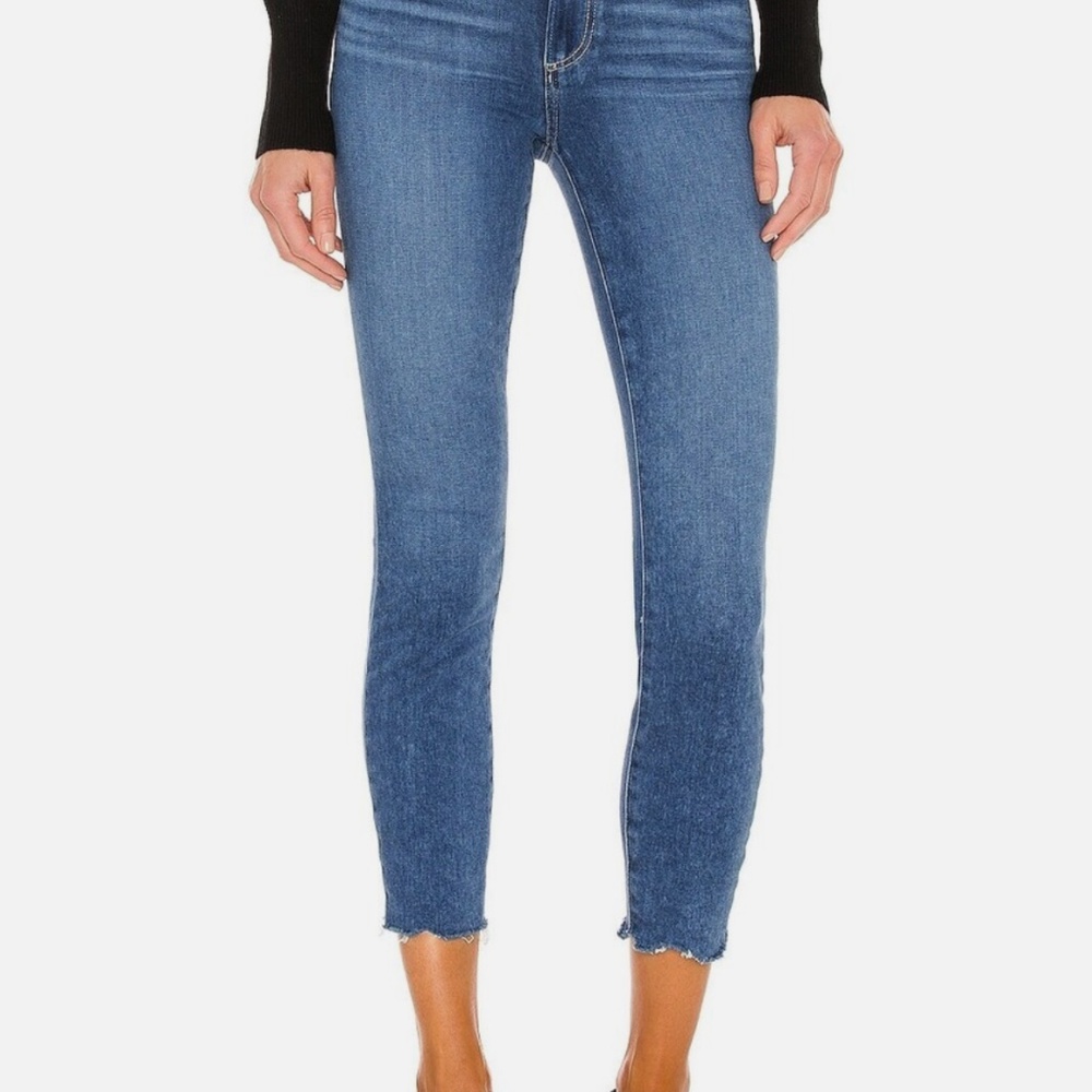 Paige Hoxton Crop